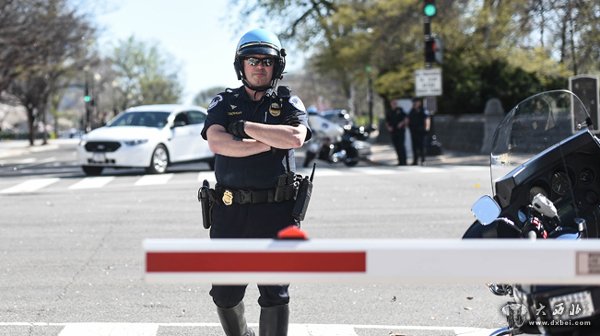 一持枪男子在美国会游客中心被警察击伤后逮捕