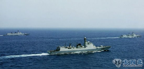 资料图：中国海军新型舰艇编队在深海航行