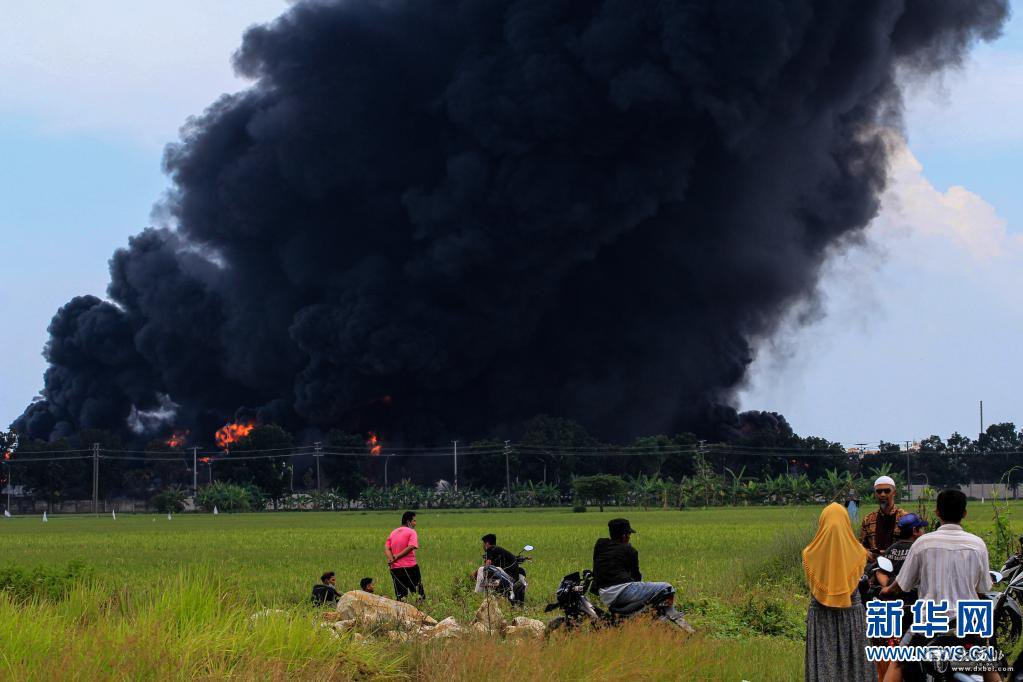印尼一炼油厂失火致