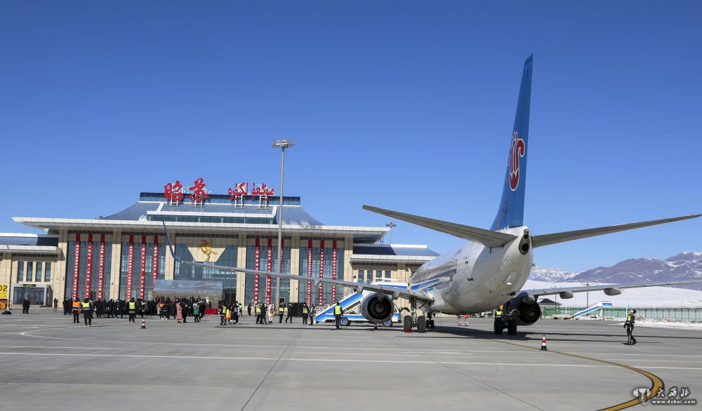 新疆首个高原机场完成