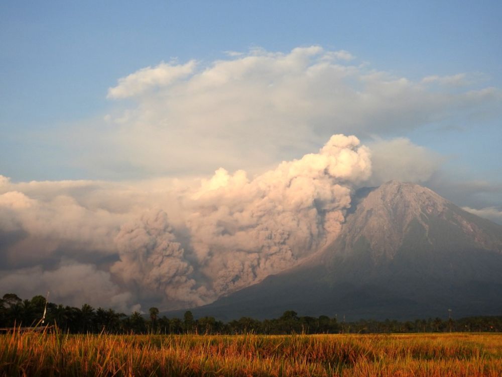 印尼火山继续喷发警惕